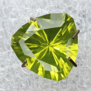 Peridot Trillion