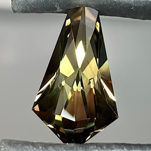 Bumblebee Quartz Kite drop