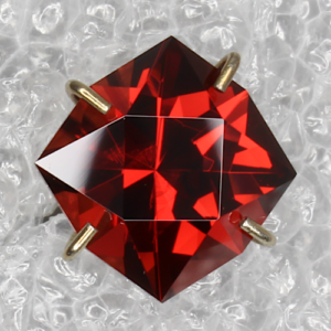 Malaya Square Garnet