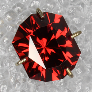 Malaya Rounded Square Garnet