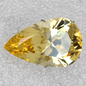 Scapolite Pear cut